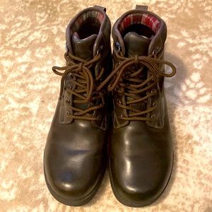 ABEO hikers.  Worn 1 time.  Clean, warm, and ready